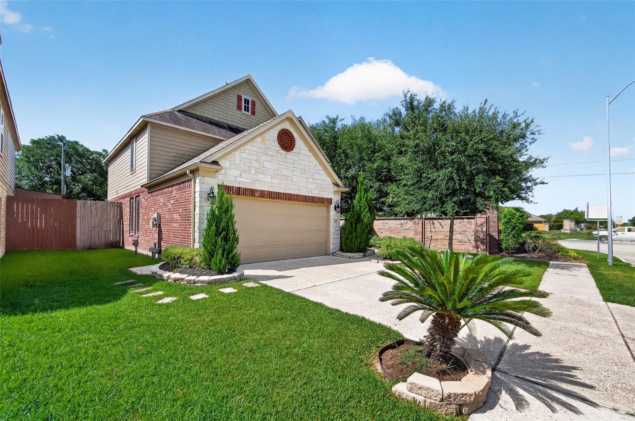 5102 Espuela Lane