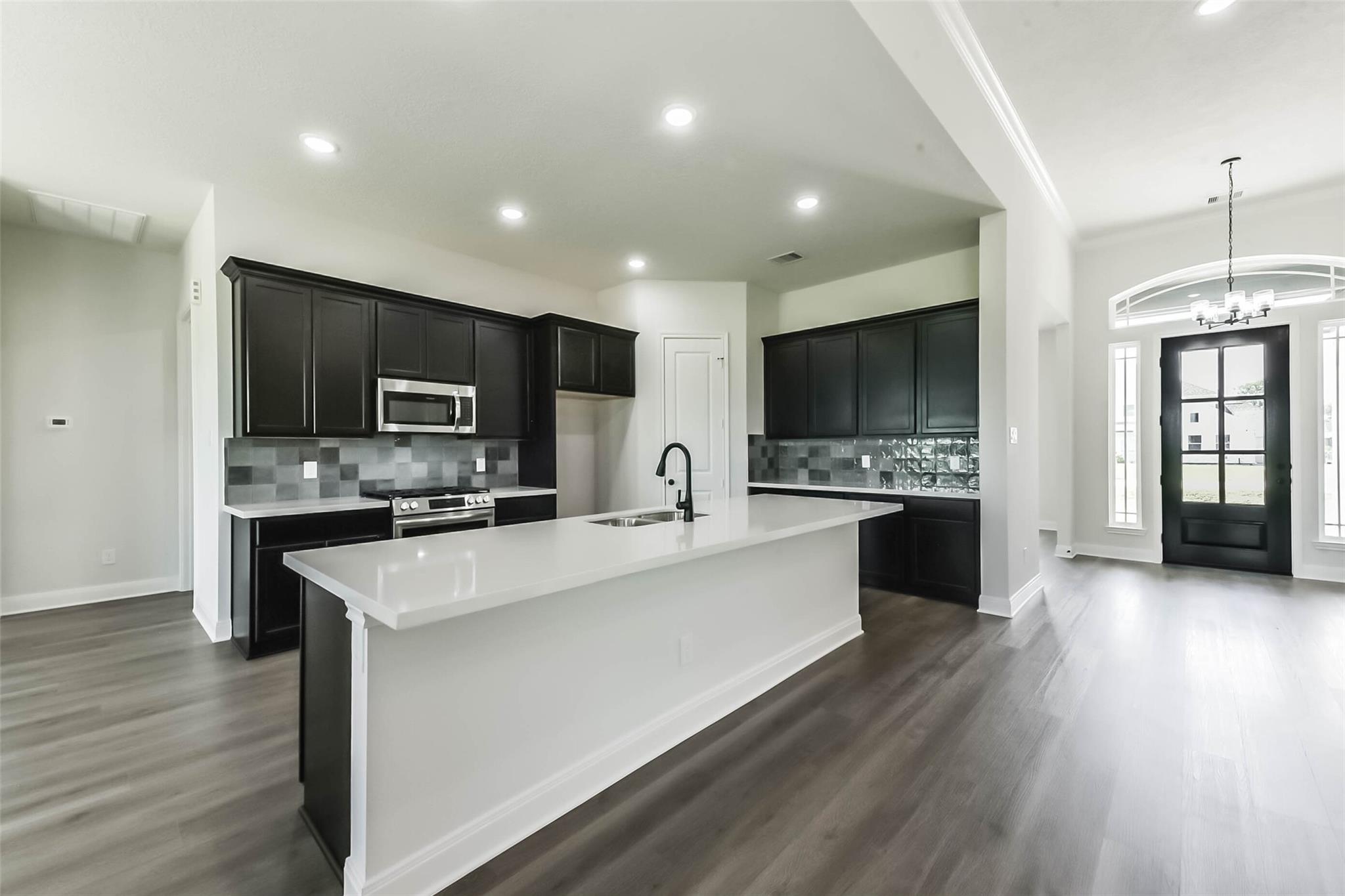 6618 Freret Bayou