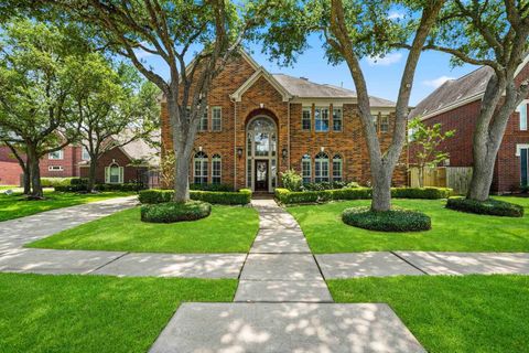 Homes For Sale - 1806 Wild Violet Court<br/> Sugar Land, TX 77479
