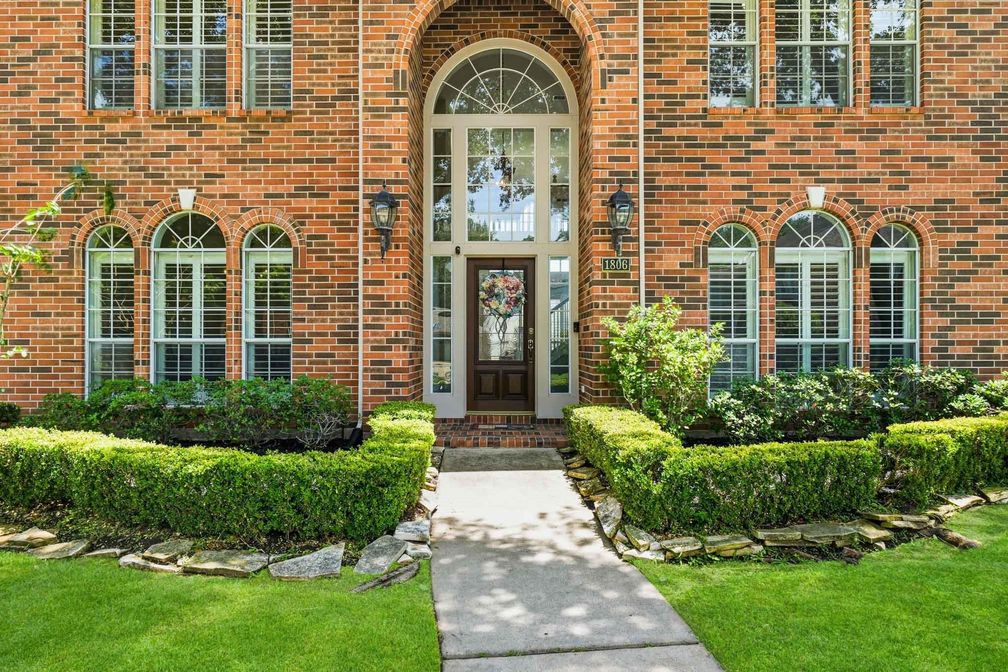 1806 Wild Violet Court