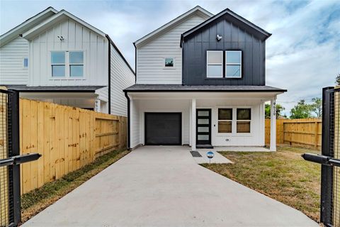 Photo of 9529 Beckley St, Houston, TX 77088 (MLS # 74074946)