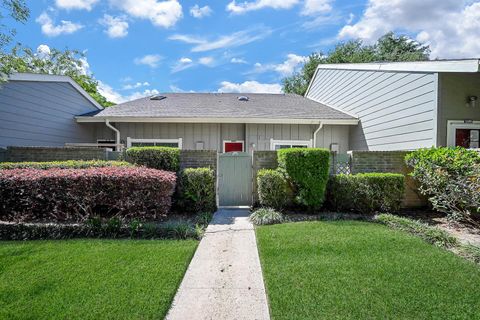 Photo of 12916 Wirevine Lane #243, Houston, TX 77072 (MLS # 82134466)