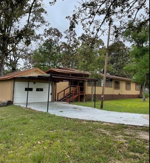 Photo of 234 E Yaupon Oak, Onalaska, TX 77360 (MLS # 89752167)