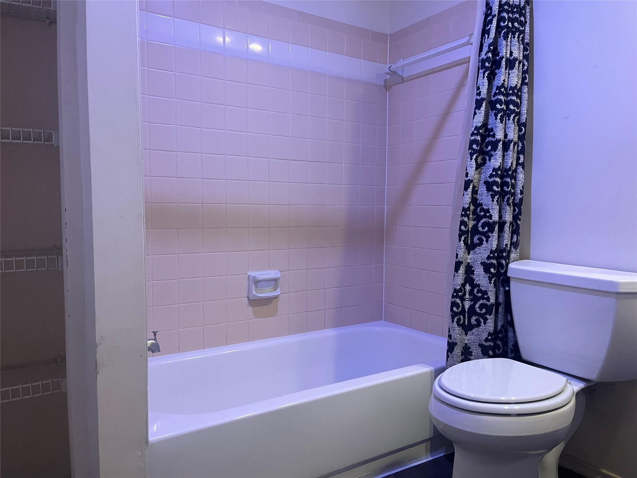 1103 Dulles Avenue 703