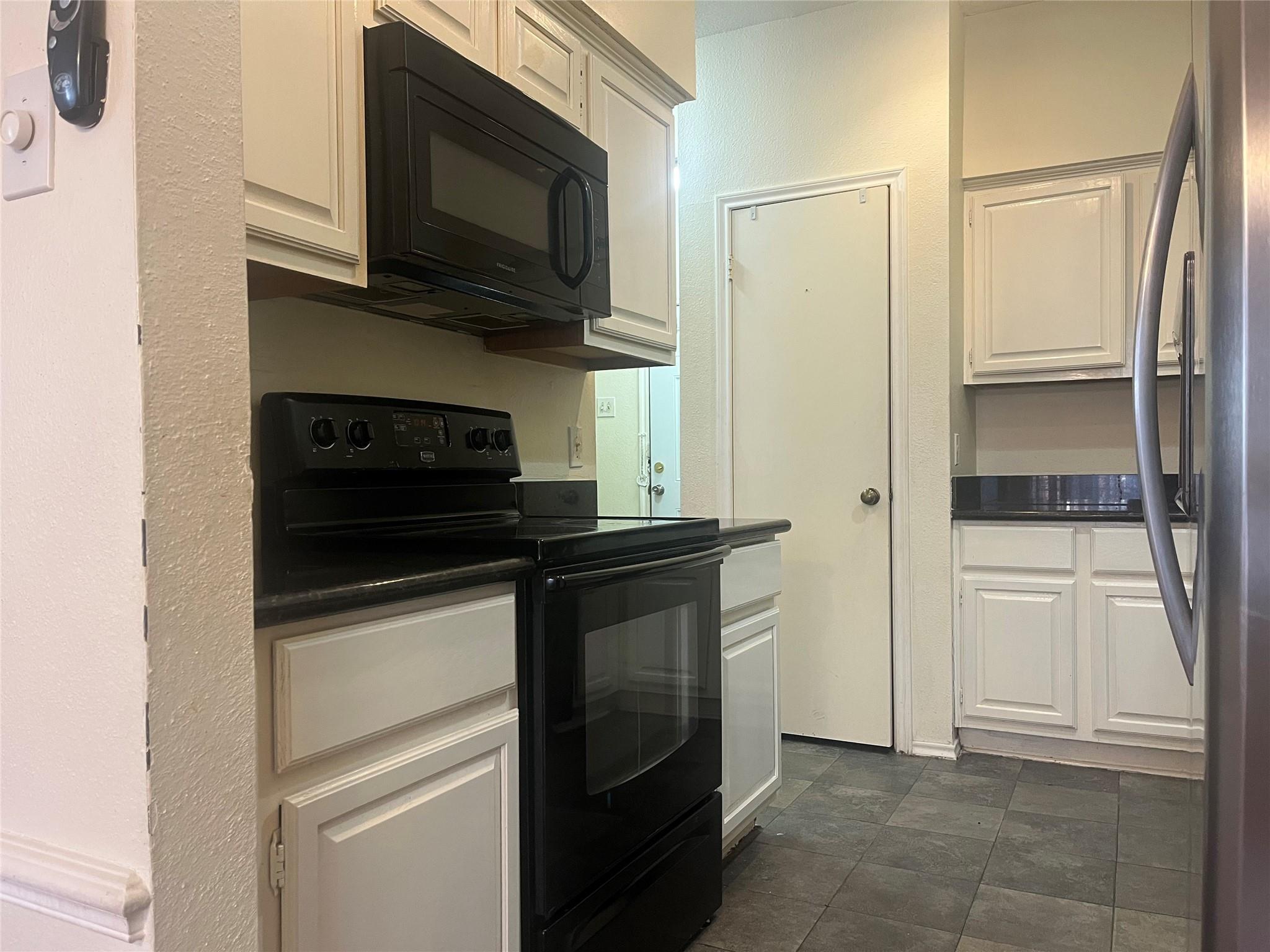 1103 Dulles Avenue 703