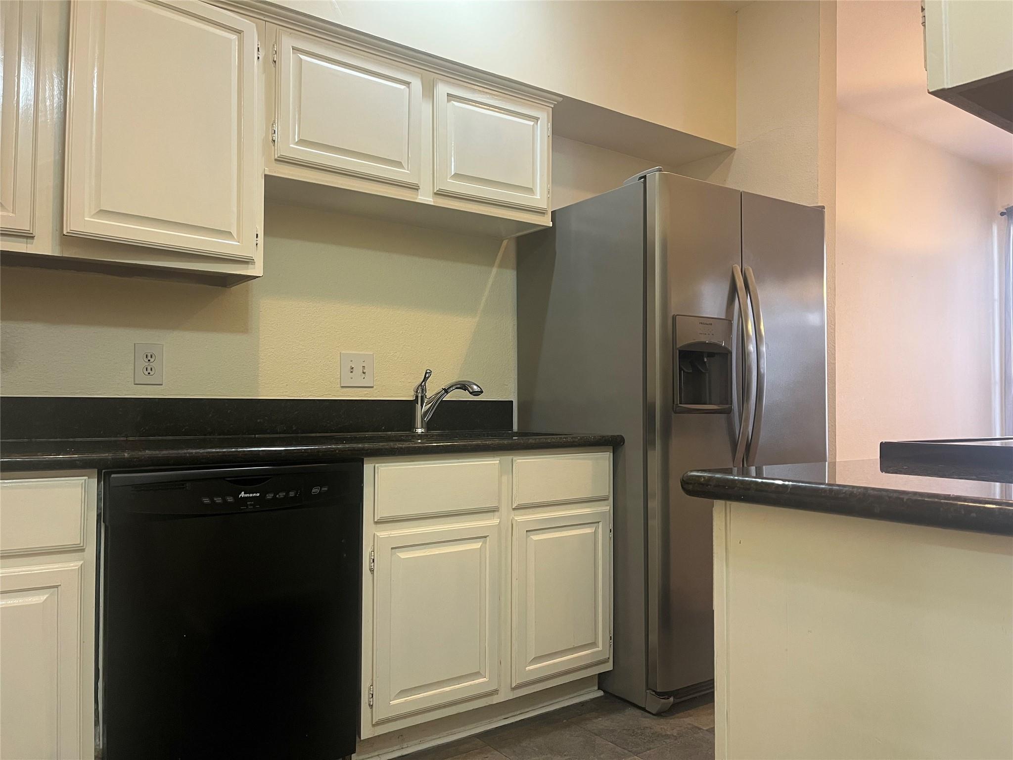 1103 Dulles Avenue 703