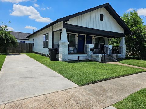 Photo of 6706 Avenue C, Houston, TX 77011 (MLS # 15558463)