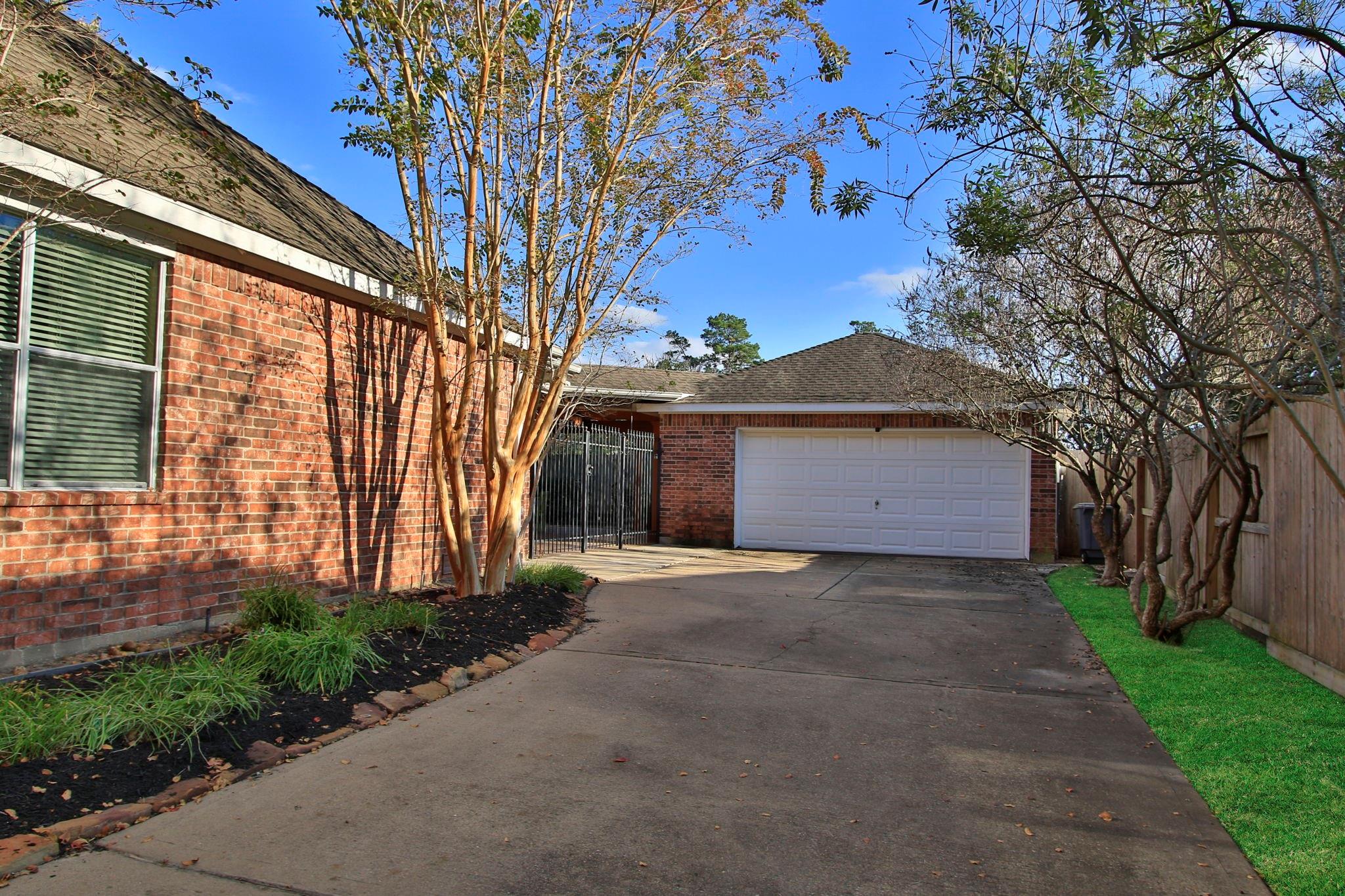 9203 Memorial Pines Way