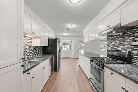 5522 Chantilly Lane Houston TX 77092