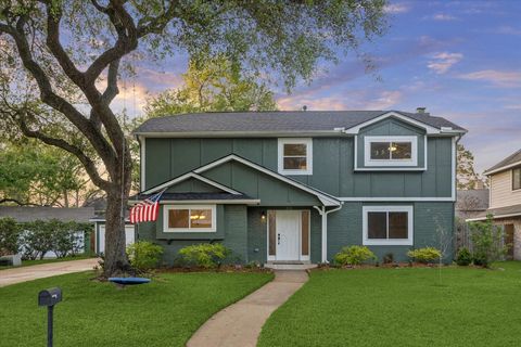 Homes For Sale - 3010 Apple Valley Lane<br/> Missouri City, TX 77459