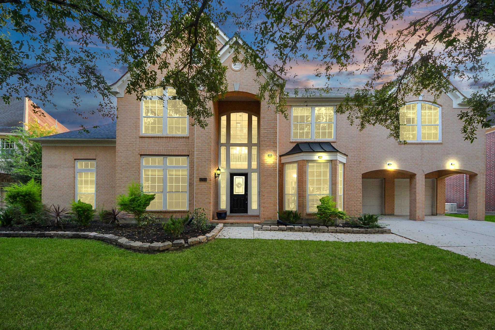 1710 Sabine Lane