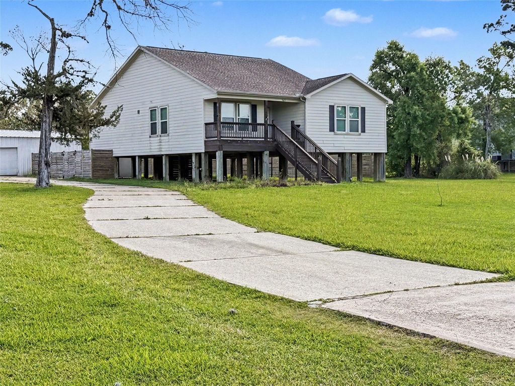 Photo of 3415 E Bayou Drive, Shoreacres, TX 77571 (MLS # 3733582)
