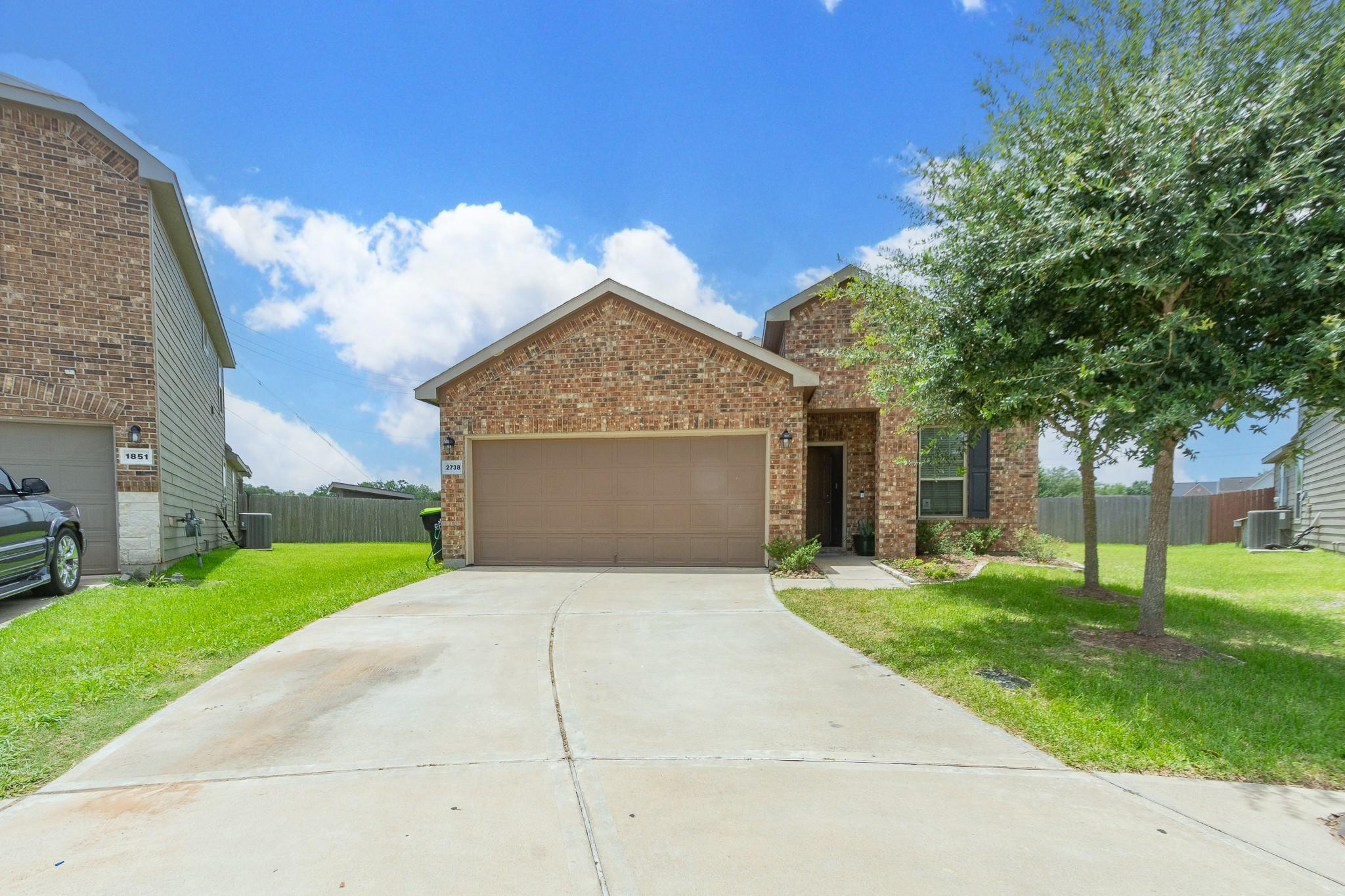 2738 Summer Lane