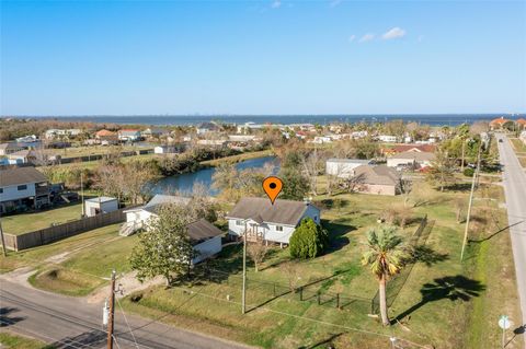Photo of 2704 Avenue D, San Leon, TX 77539 (MLS # 64910596)