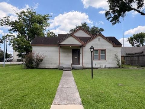 Photo of 603 W 30th Street, Houston, TX 77018 (MLS # 31602337)