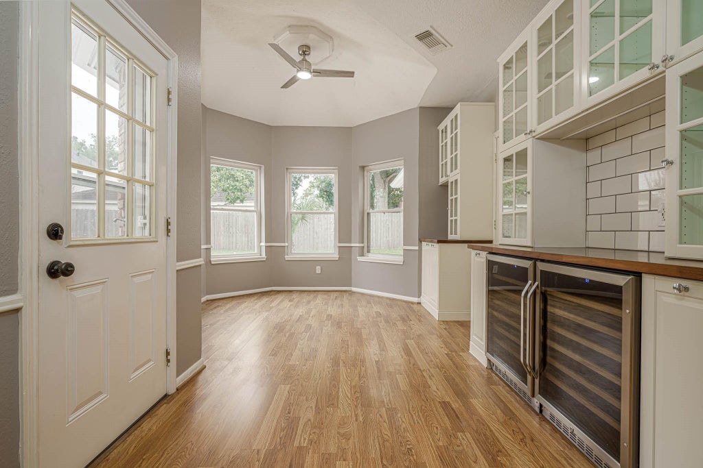 Photo of 2287 Woodland Springs Street, Houston, TX 77077 (MLS # 10464540)