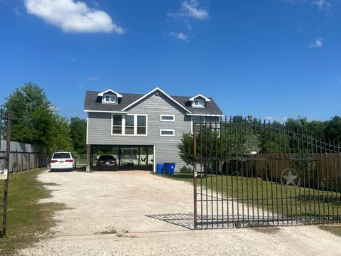 Photo of 704 County Road 3554, Cleveland, TX 77327 (MLS # 77986263)