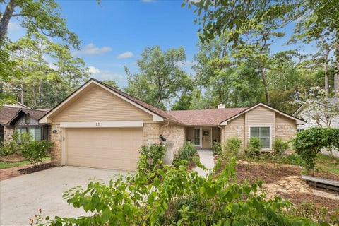 Homes For Sale - 20 Edgewood Forest Court<br/> Montgomery County, The Woodlands, TX 77381