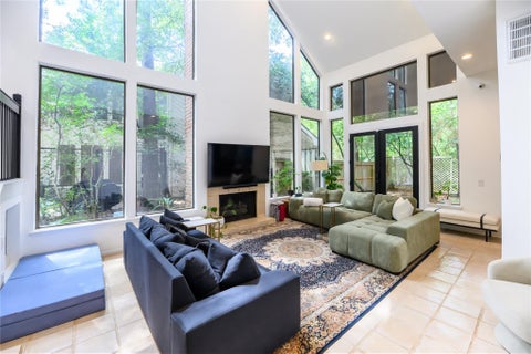 Photo of 110 Sugarberry Circle, Houston, TX 77024 (MLS # 77588441)