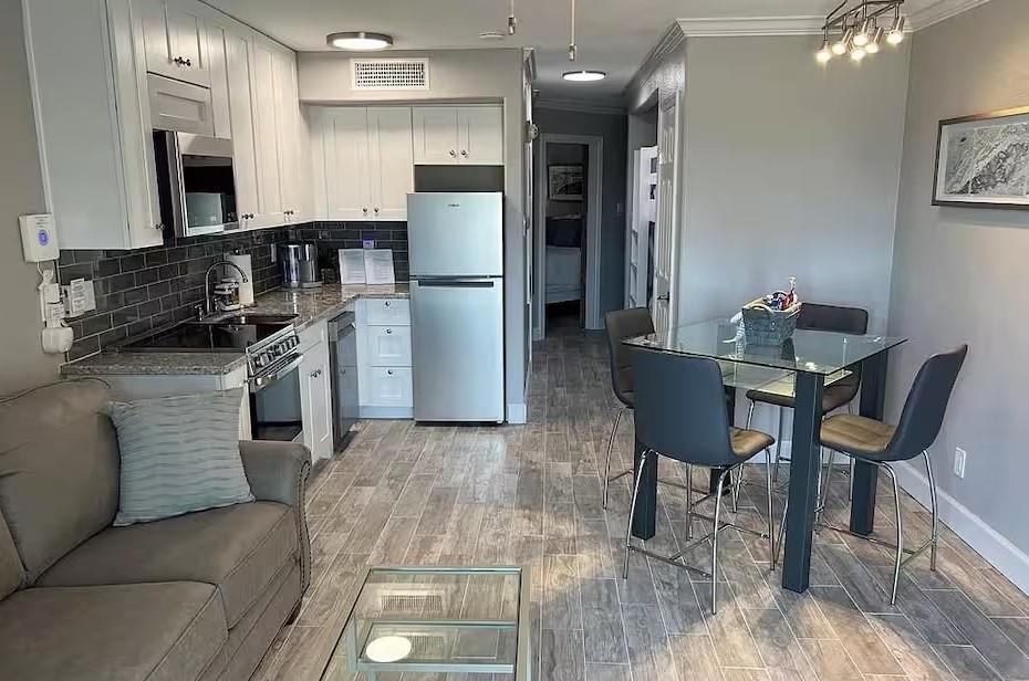 6300 Seawall Boulevard 9123