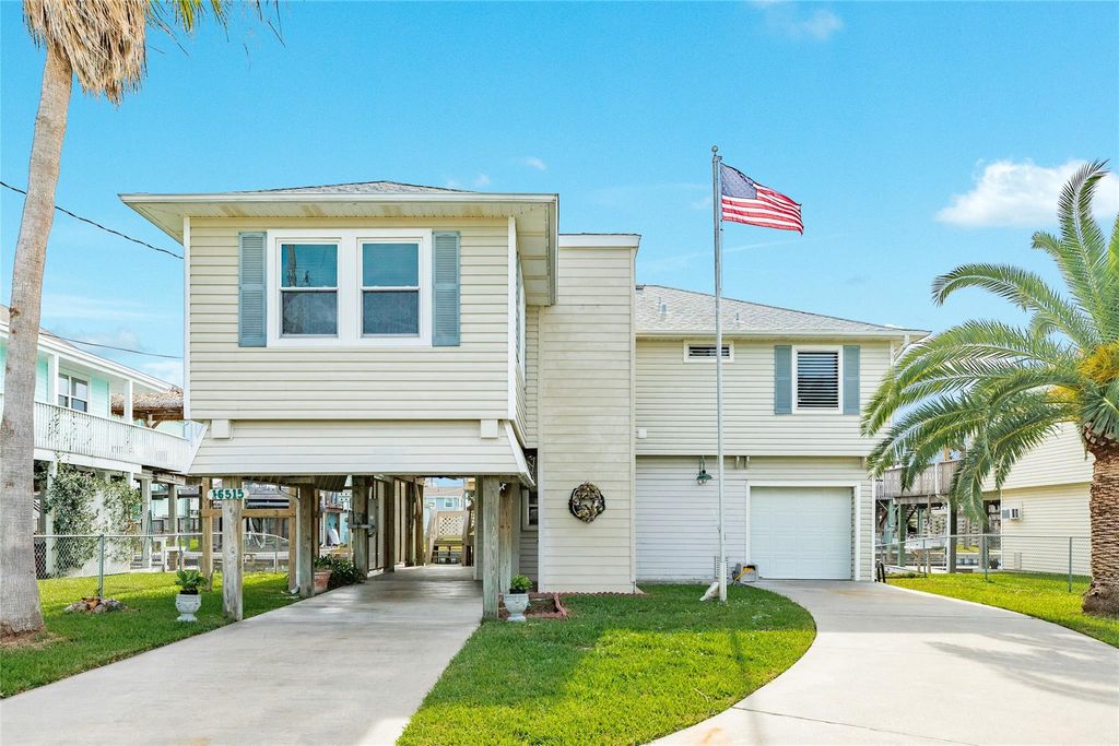 Photo of 16515 Bahama Way Way, Jamaica Beach, TX 77554 (MLS # 75946213)