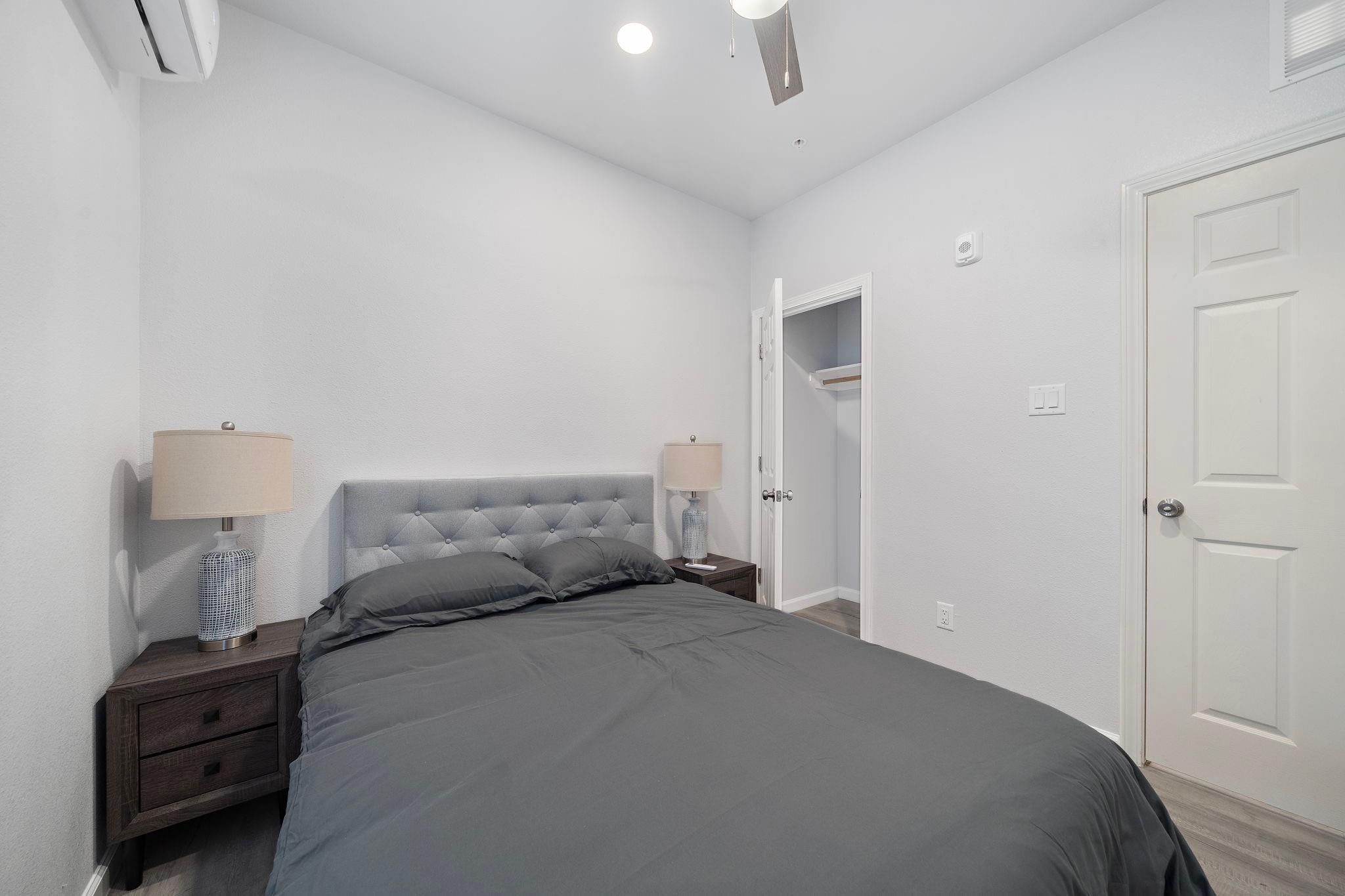 920 Ave L F