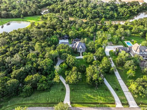 650 Oak Drive Friendswood TX 77546