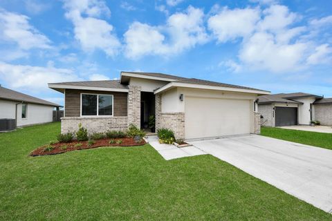 Photo of 14519 Rain Tree Drive, Baytown, TX 77523 (MLS # 53380499)