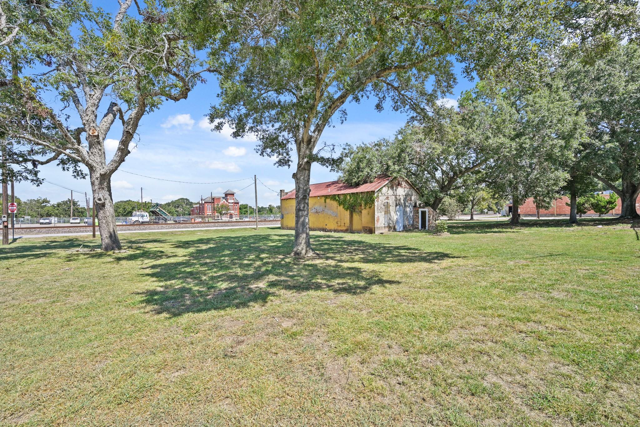 603 Calhoun Street