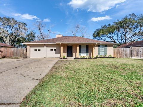 Photo of 511 Stadium Lane, Friendswood, TX 77546 (MLS # 78781773)