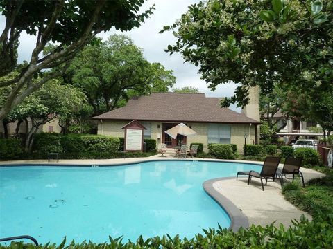 Condo For Sale - 2120 El Paseo Street #1408<br/> Houston, TX 77054