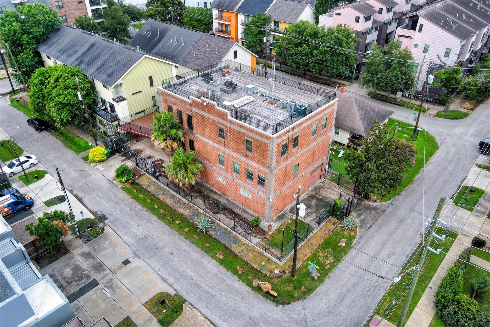 1607 E Bonner Street