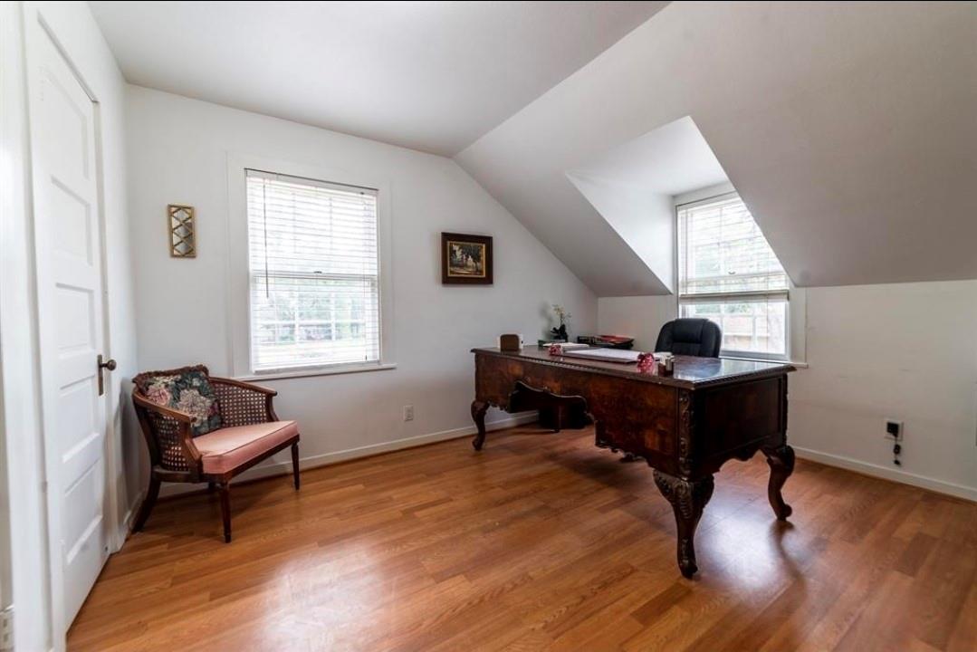 204 W Dallas Street W