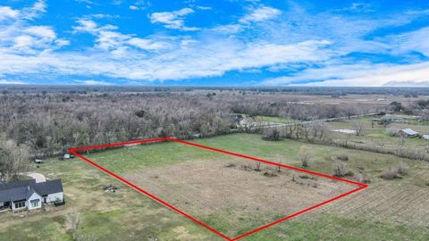 Photo of 1402 County Road 34, Angleton, TX 77515 (MLS # 62582632)