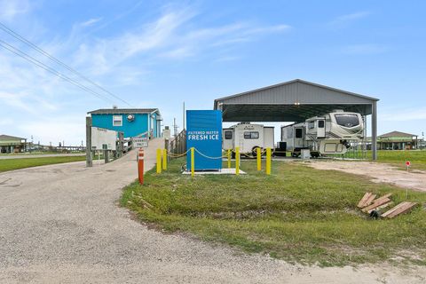 Photo of 1136 Highway 87, Crystal Beach, TX 77650 (MLS # 26151947)