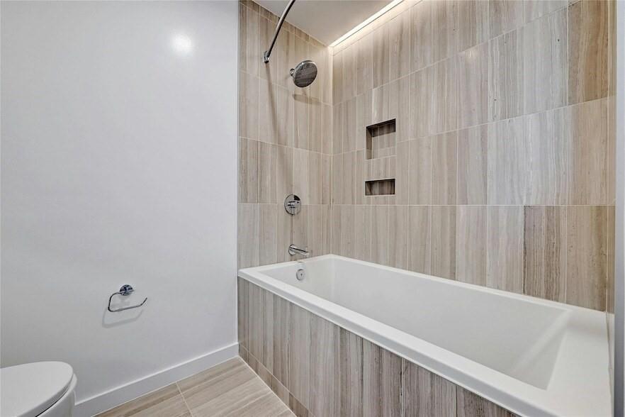 313 W 17th Street 2003