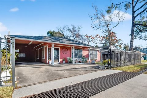 Tiny photo for 10313 Chadwick Street, Houston, TX 77029 (MLS # 69125416)