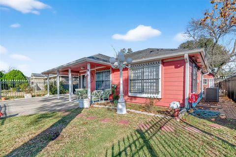 Tiny photo for 10313 Chadwick Street, Houston, TX 77029 (MLS # 69125416)