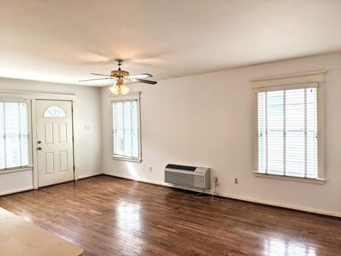 Photo of 1807 Oxford Street #1/2, Houston, TX 77008 (MLS # 86777553)