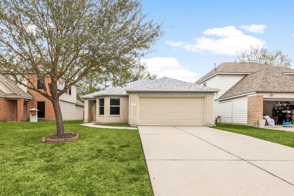 Photo of 16945 Scenic Knoll, Conroe, TX 77385 (MLS # 25921003)