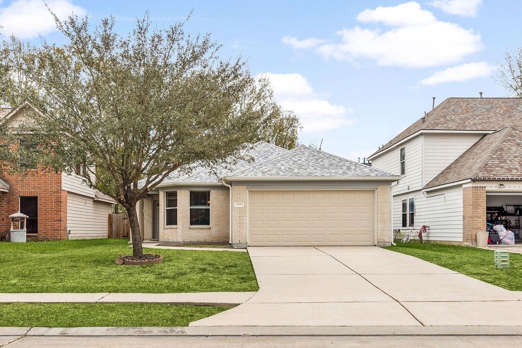 Photo of 16945 Scenic Knoll, Conroe, TX 77385 (MLS # 25921003)