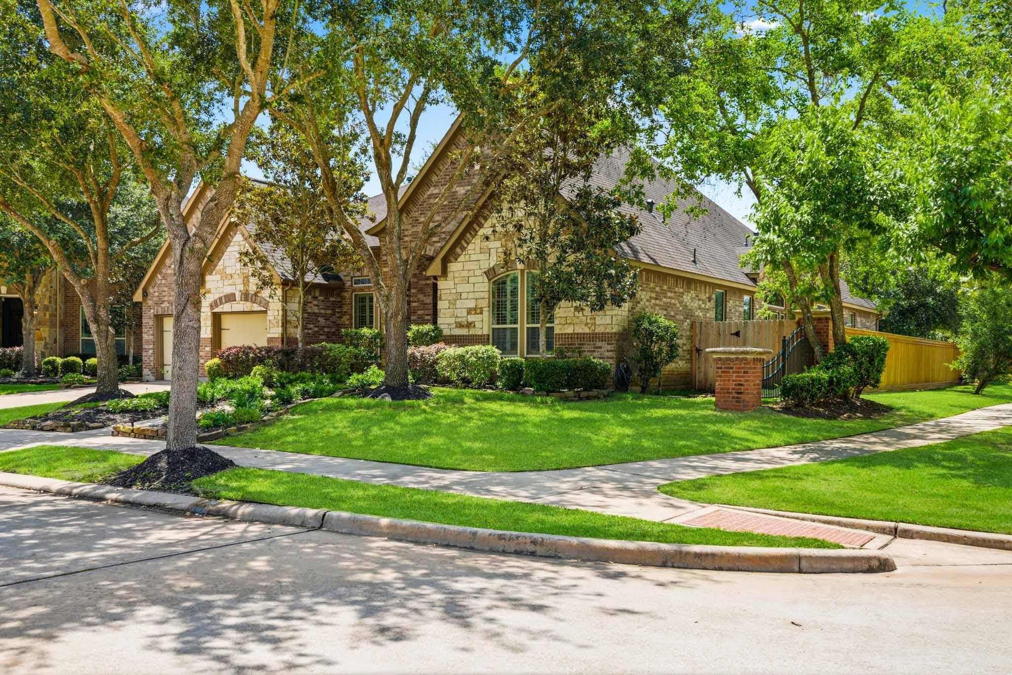 34 Lost Oak Court