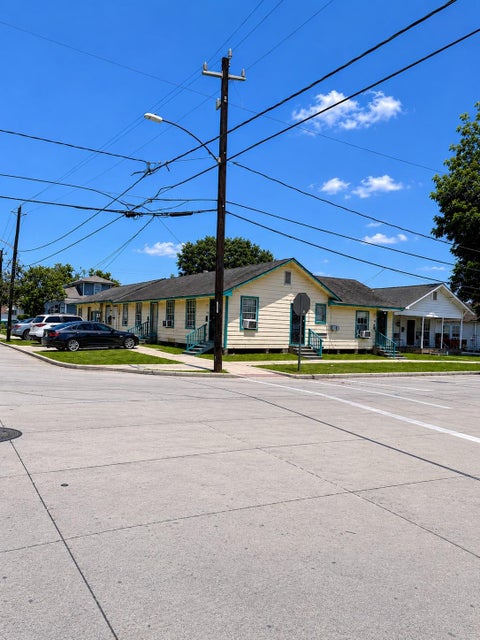 Multifamily For Sale - 716 S 79th Street<br/> Harris County, Houston, TX 77012