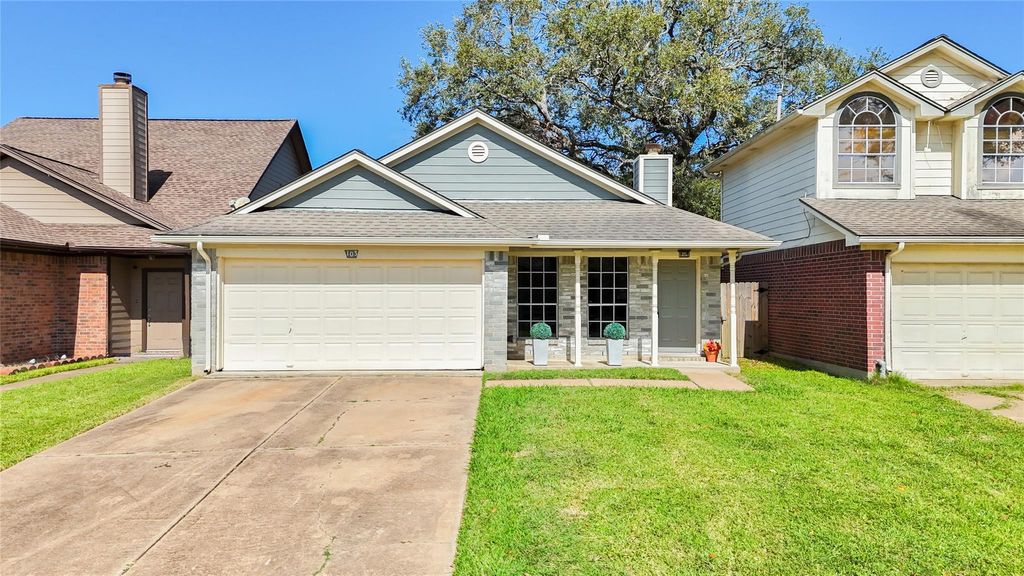 Photo of 103 Almond Drive, Lake Jackson, TX 77566 (MLS # 81481152)