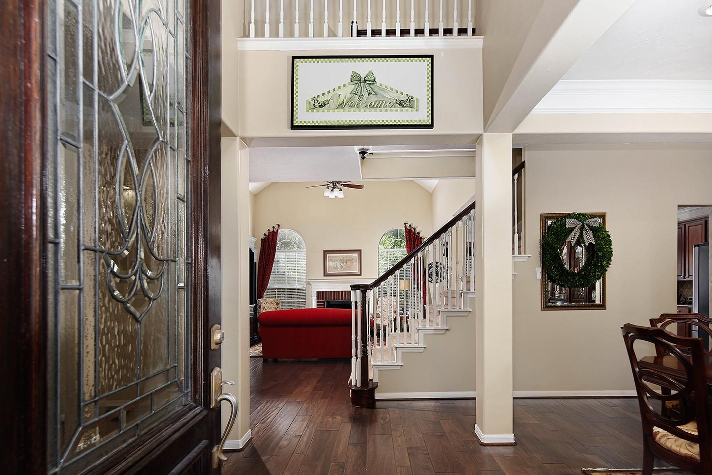 2 Taupewood Place