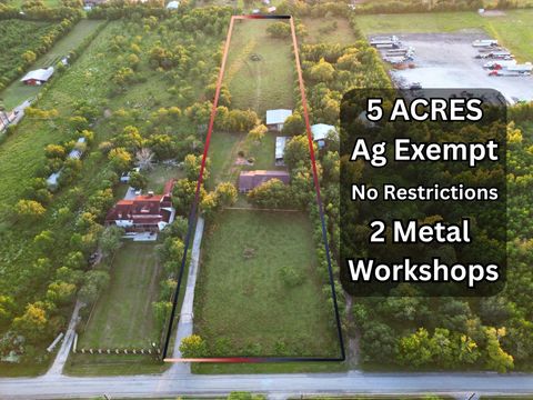 Homes For Sale - 9731 Hadden Road<br/> Baytown, TX 77521