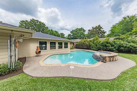 Photo of 1015 Bluebonnet St ST, Katy, TX 77493 (MLS # 68986029)