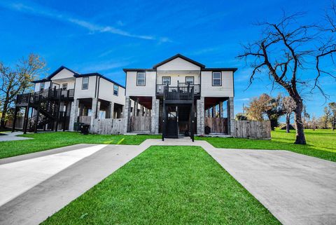 Photo of 618 Maple Way #A, Houston, TX 77015 (MLS # 2900961)
