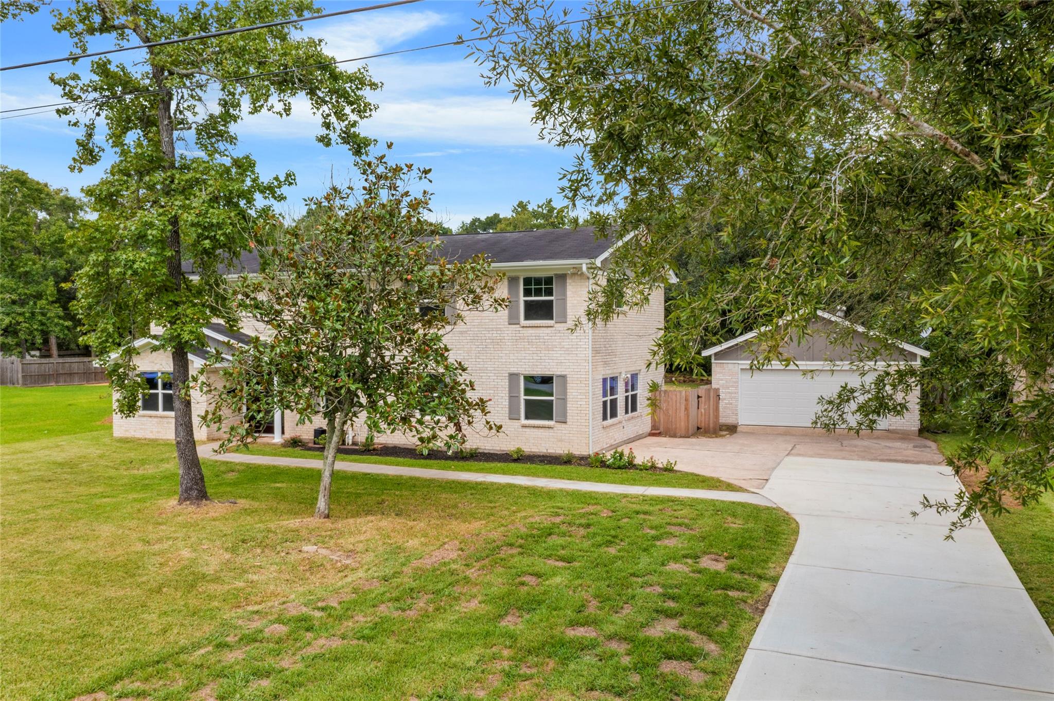 1325 Oak Hollow Drive