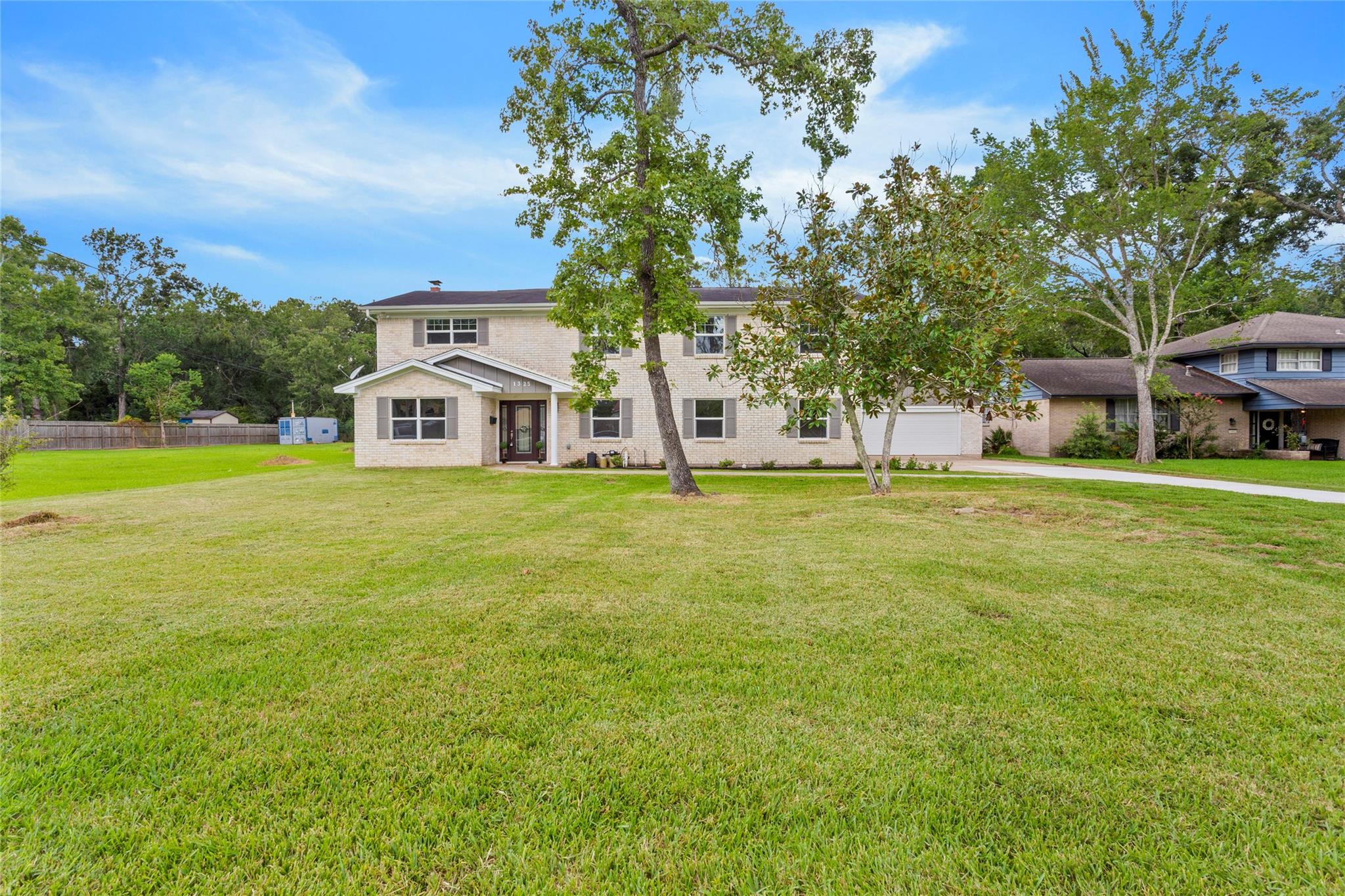 1325 Oak Hollow Drive